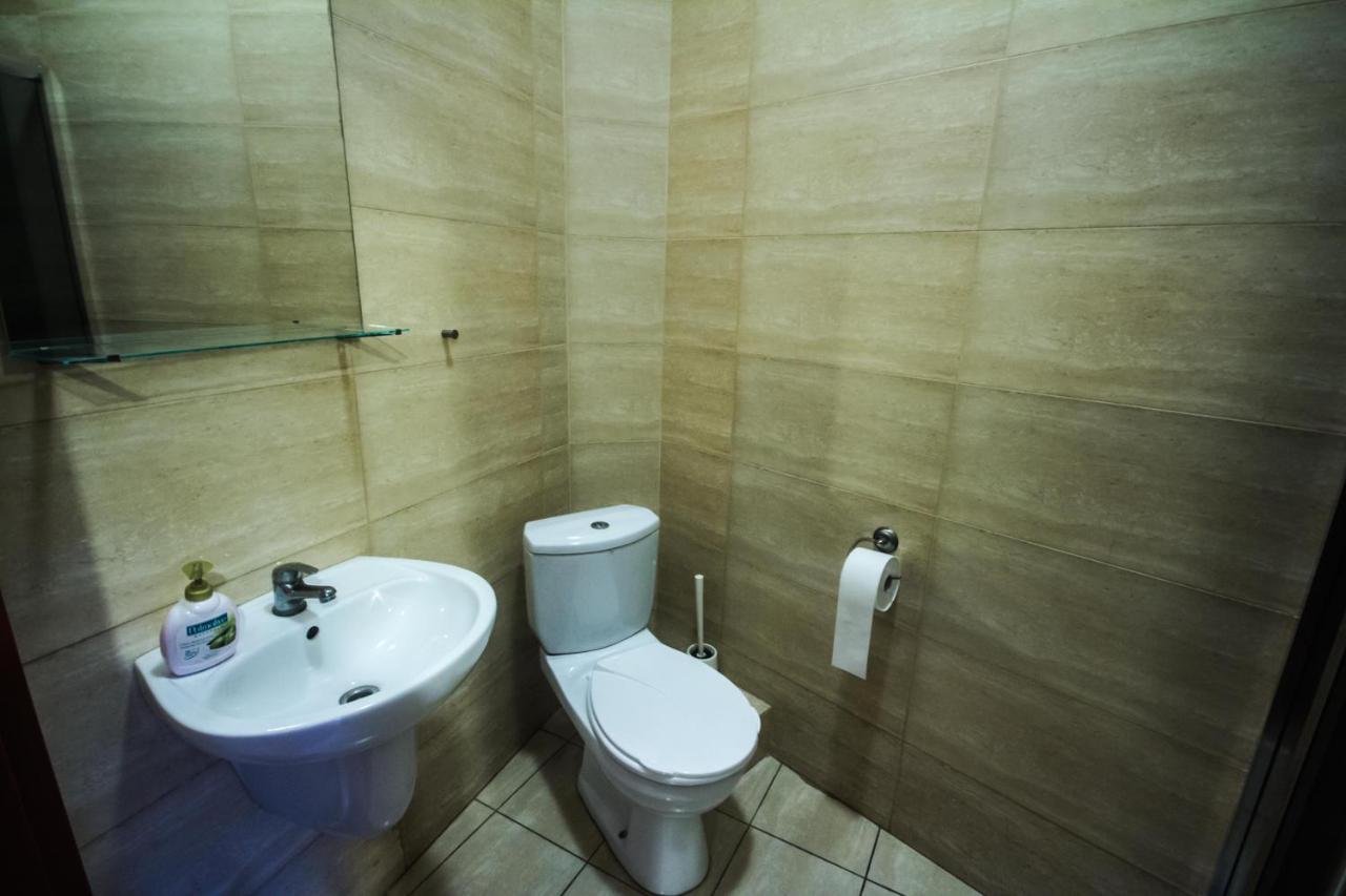 Hostel Soleil Кутно Екстериор снимка