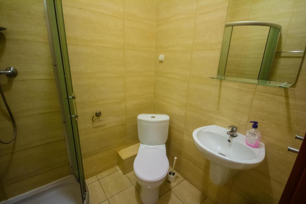 Hostel Soleil Кутно Екстериор снимка